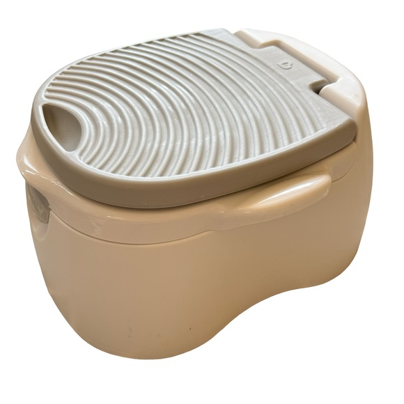 Munchkin Arm & Hammer Multi-Stage 3-in-1 Potty Seat Grey - Picture 2 of 7